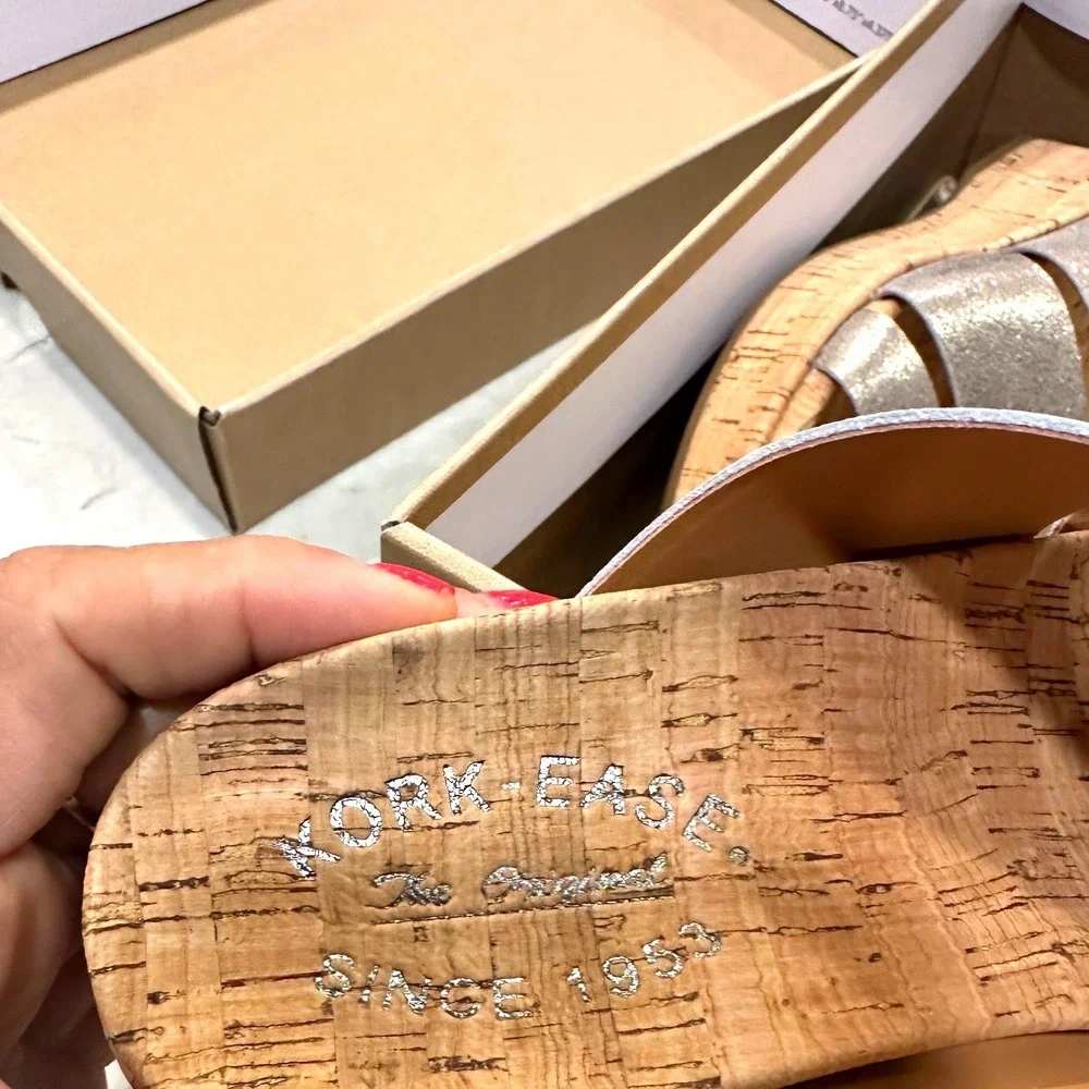 NEW IN BOX Kork-Ease Menzie Gold Metallic Leather Cork Wedge Slide Sandal Size8